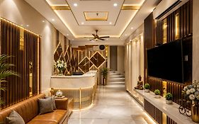 Hotel Worth - New Delhi Railway Station & Connaught Place City Centre